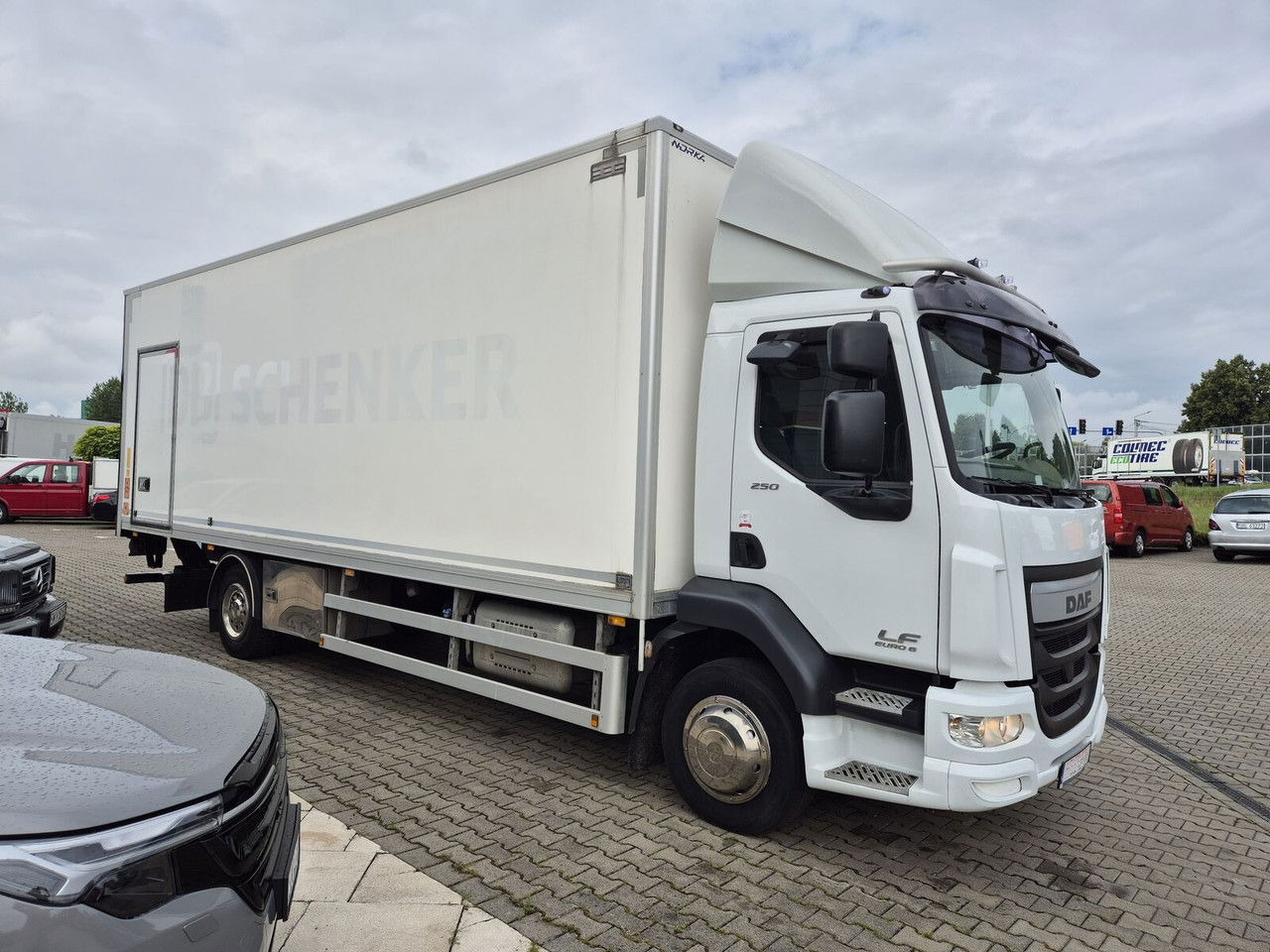 DAF LF 250 FA / Euro 6 / 18 EP / 3 Seats / 1 Owner - شاحنة مقفلة: صورة 5 DAF LF 250 FA / Euro 6 / 18 EP / 3 Seats / 1 Owner - شاحنة مقفلة: صورة 5