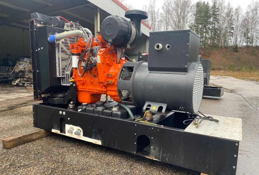 Diversen ECP34 2S4 - Iveco Engine,126kVA,New oils, filters, Mecc Alte ECP34 2S4 - مجموعة المولدات: صورة 1 Diversen ECP34 2S4 - Iveco Engine,126kVA,New oils, filters, Mecc Alte ECP34 2S4 - مجموعة المولدات: صورة 1