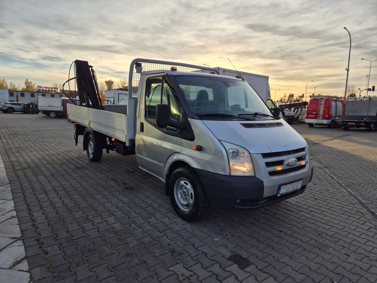 Ford Transit 350 2.4 TDCi / Very Strong Hiab / 1 Owner / Serviced - شاحنة مفتوحة: صورة 4 Ford Transit 350 2.4 TDCi / Very Strong Hiab / 1 Owner / Serviced - شاحنة مفتوحة: صورة 4