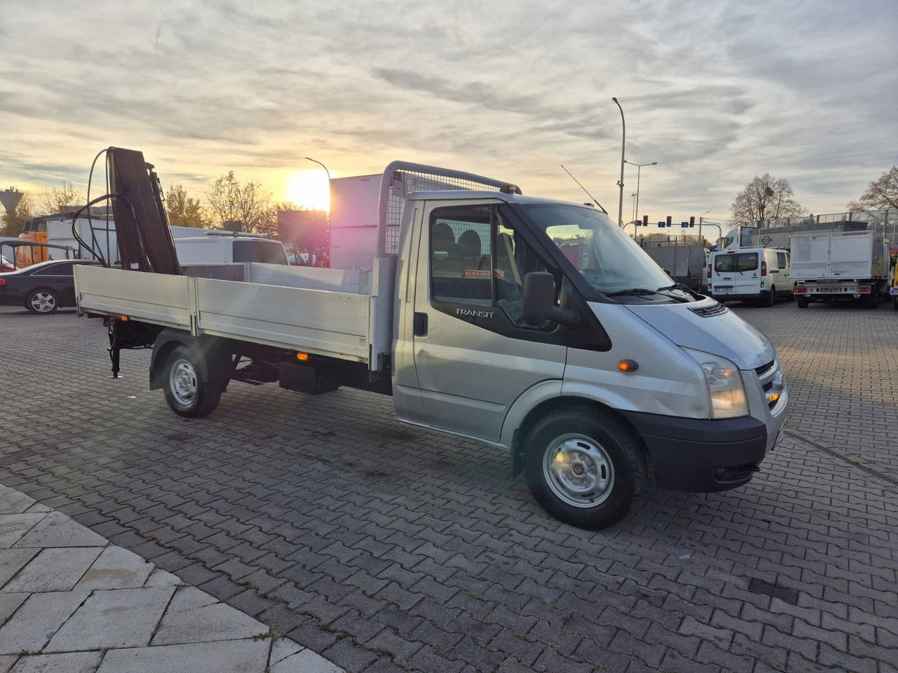 Ford Transit 350 2.4 TDCi / Very Strong Hiab / 1 Owner / Serviced - شاحنة مفتوحة: صورة 5 Ford Transit 350 2.4 TDCi / Very Strong Hiab / 1 Owner / Serviced - شاحنة مفتوحة: صورة 5