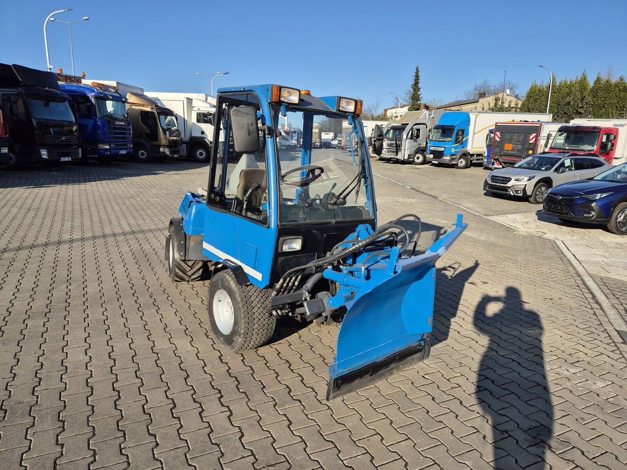 HOLDER C245 4WD / Tool carrier / Snow plow / PTO Front AN D Rear / 4X4 / - جرار البلدية: صورة 5 HOLDER C245 4WD / Tool carrier / Snow plow / PTO Front AN D Rear / 4X4 / - جرار البلدية: صورة 5