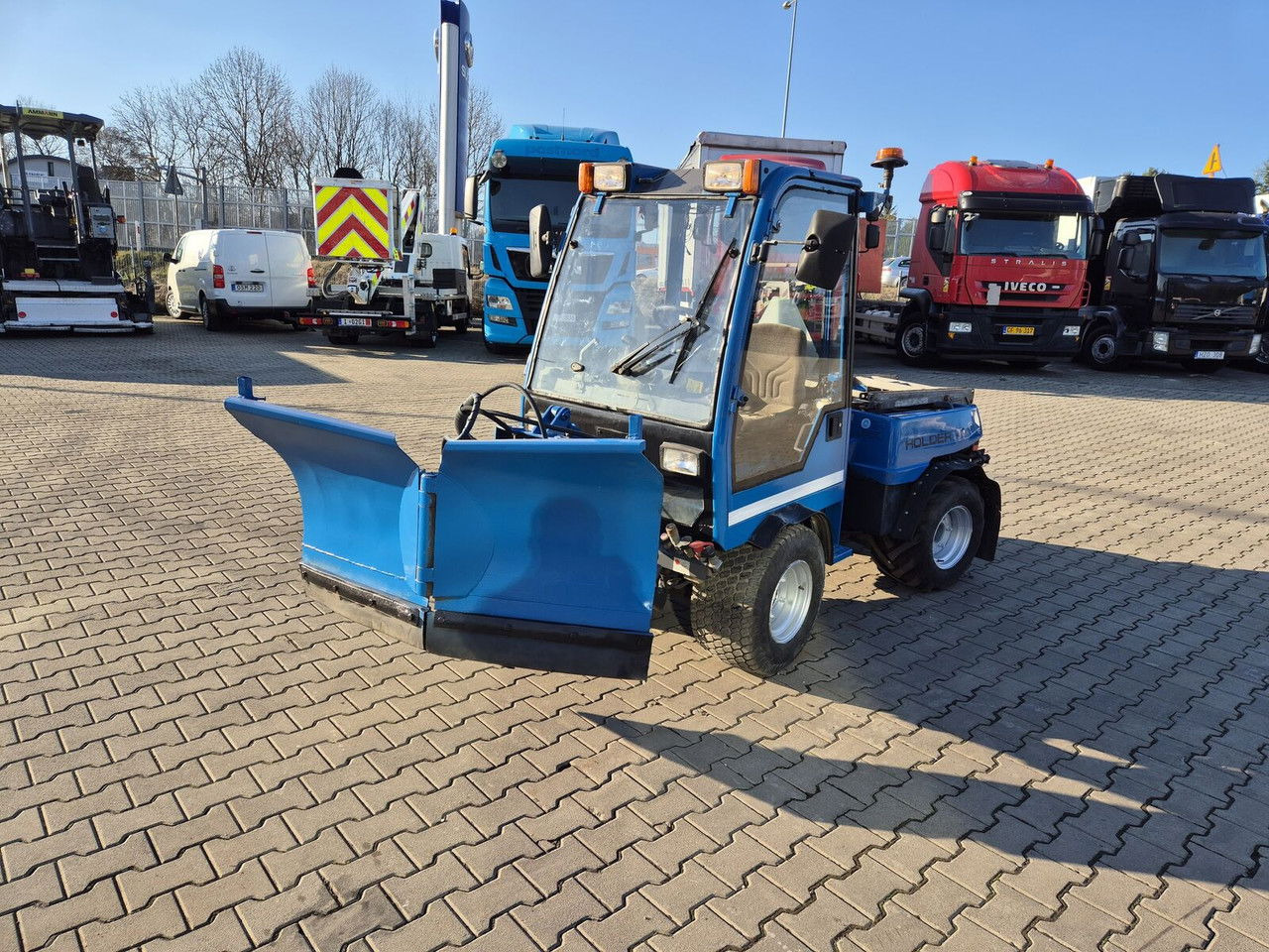 Holder C245 4WD / Tool carrier / Snow plow / PTO Front AN D Rear / 4X4 / - جرار البلدية: صورة 2 Holder C245 4WD / Tool carrier / Snow plow / PTO Front AN D Rear / 4X4 / - جرار البلدية: صورة 2