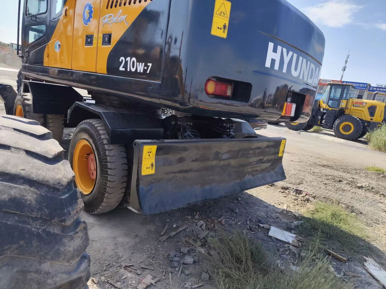 Hyundai R210-7 - حفارة دولاب: صورة 3 Hyundai R210-7 - حفارة دولاب: صورة 3