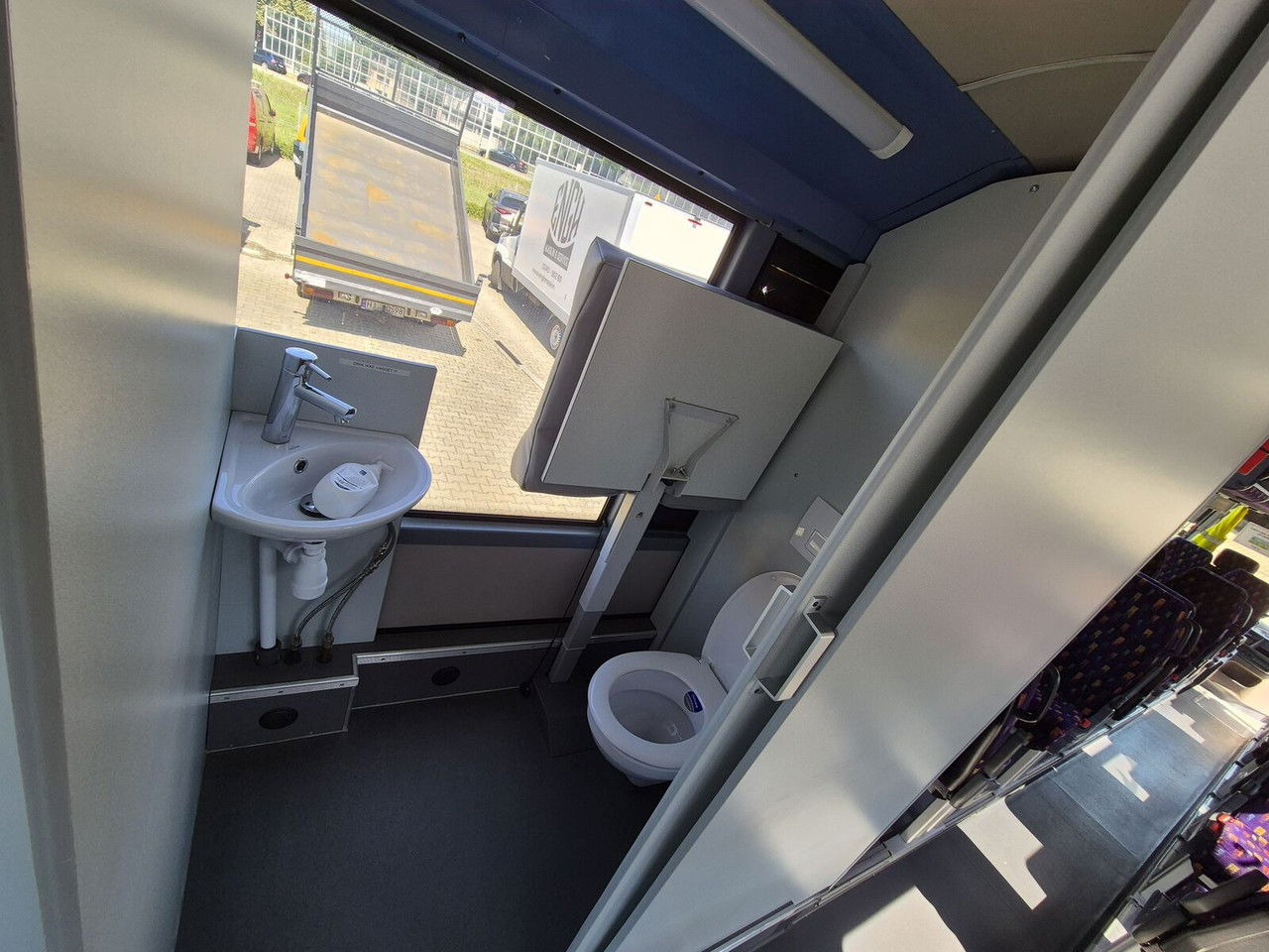 مركبة كوتش, عربة التخييم Irisbus Iveco 330 KM / Like Camper / Solar Panels: صورة 16 مركبة كوتش, عربة التخييم Irisbus Iveco 330 KM / Like Camper / Solar Panels: صورة 16