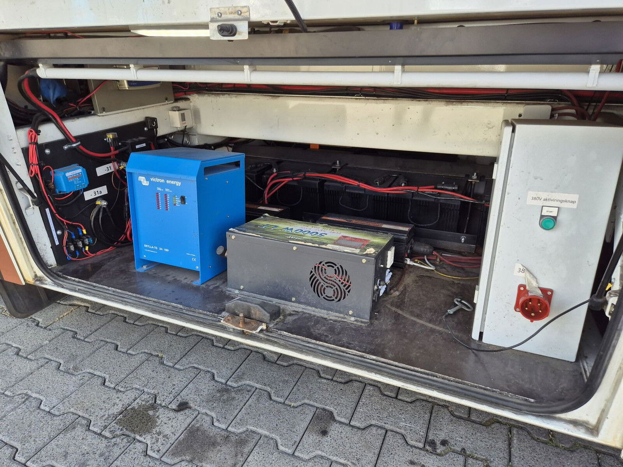 مركبة كوتش, عربة التخييم Irisbus Iveco 330 KM / Like Camper / Solar Panels: صورة 29 مركبة كوتش, عربة التخييم Irisbus Iveco 330 KM / Like Camper / Solar Panels: صورة 29