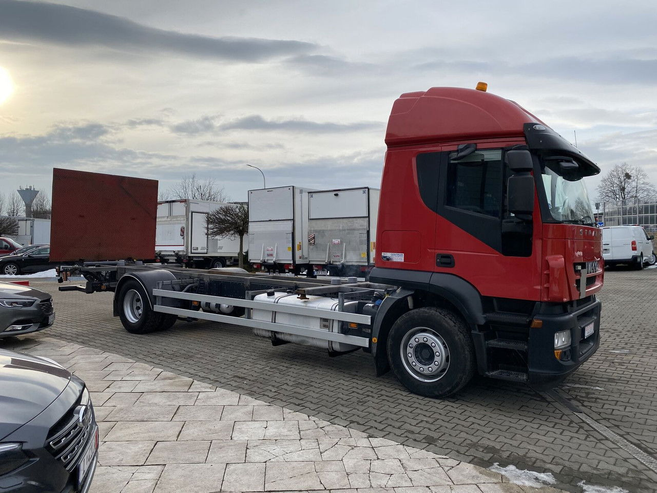 Iveco Stralis 360 AT 190 / Euro 5 / NEW Service / Long Frame - شاحنة هيكل كابينة: صورة 5 Iveco Stralis 360 AT 190 / Euro 5 / NEW Service / Long Frame - شاحنة هيكل كابينة: صورة 5