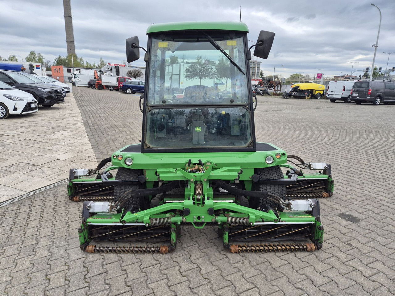 JOHN DEERE 1905 4WD / 2010 / Serviced / Cabin - جزازة أعشاب الحدائق: صورة 3 JOHN DEERE 1905 4WD / 2010 / Serviced / Cabin - جزازة أعشاب الحدائق: صورة 3