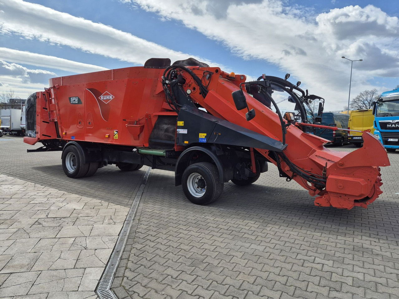 Kuhn SPW 22 Intense /feed wagon/ 1 Owner / NEW Service SPW 22 Intense /feed wago - عربة خلط الأعلاف: صورة 1 Kuhn SPW 22 Intense /feed wagon/ 1 Owner / NEW Service SPW 22 Intense /feed wago - عربة خلط الأعلاف: صورة 1