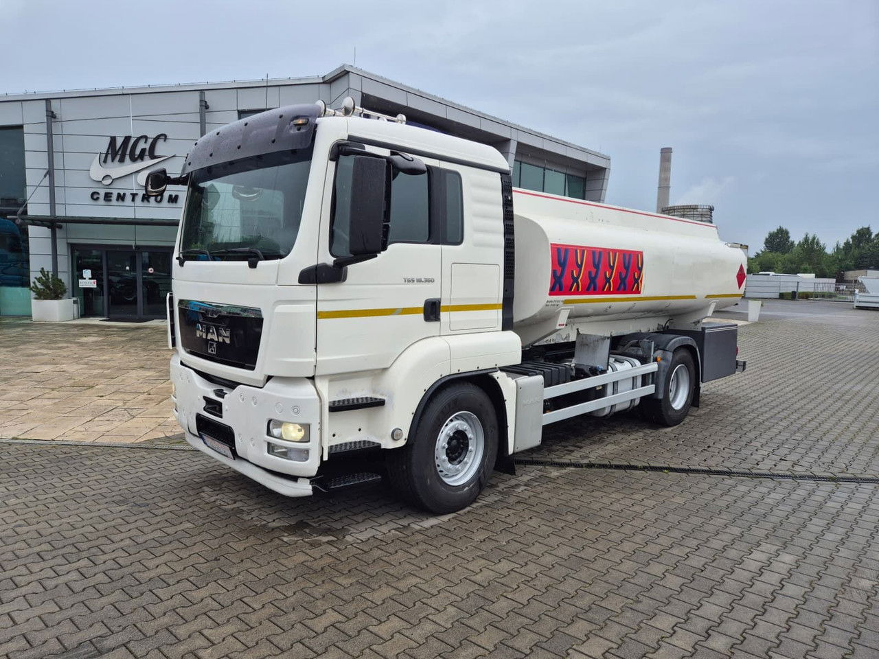 MAN TGS 18.360 OIL Transport / Good Condition - شاحنة صهريج: صورة 2 MAN TGS 18.360 OIL Transport / Good Condition - شاحنة صهريج: صورة 2