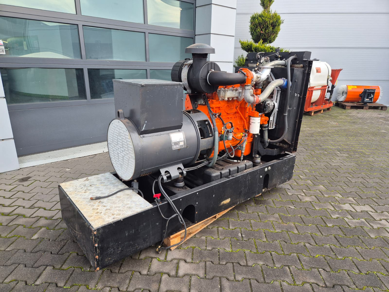 MECALAC ECP34 2S4 - Iveco Engine,126kVA,New oils, filters, Mecc Alte ECP34 2S4 - Iveco Engine,126kVA,New oils, filters, Like New - مجموعة المولدات: صورة 4 MECALAC ECP34 2S4 - Iveco Engine,126kVA,New oils, filters, Mecc Alte ECP34 2S4 - Iveco Engine,126kVA,New oils, filters, Like New - مجموعة المولدات: صورة 4