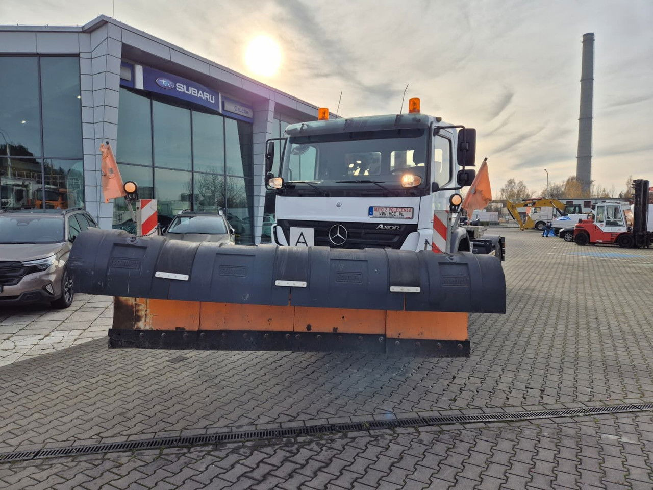 Mercedes-Benz Axor 1833 4X4 / Serviced / Schmidt Plow - شاحنة ذات خطاف: صورة 2 Mercedes-Benz Axor 1833 4X4 / Serviced / Schmidt Plow - شاحنة ذات خطاف: صورة 2