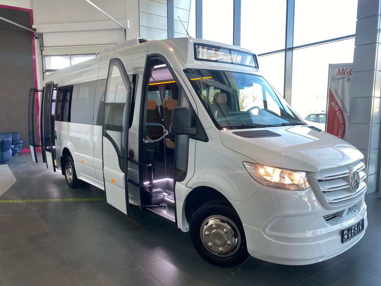 Mercedes-Benz Sprinter 517 - حافلة صغيرة, ميكروباص: صورة 1 Mercedes-Benz Sprinter 517 - حافلة صغيرة, ميكروباص: صورة 1