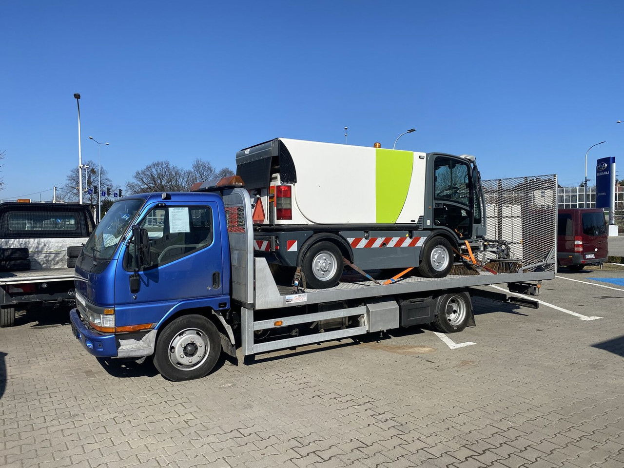 Mitsubishi Canter 3,0 D Mobile Platform / Hydraulic / Cars AND Machinery - شاحنة سحب: صورة 4 Mitsubishi Canter 3,0 D Mobile Platform / Hydraulic / Cars AND Machinery - شاحنة سحب: صورة 4
