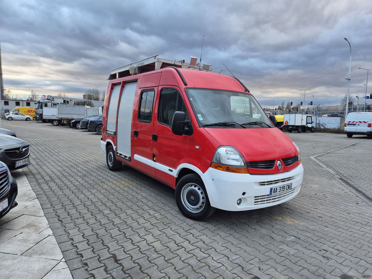 Renault Master 2.5 DCi / Only 25TKM / Like NEW / WE Have 3 THE Same - سيارة إطفاء: صورة 5 Renault Master 2.5 DCi / Only 25TKM / Like NEW / WE Have 3 THE Same - سيارة إطفاء: صورة 5