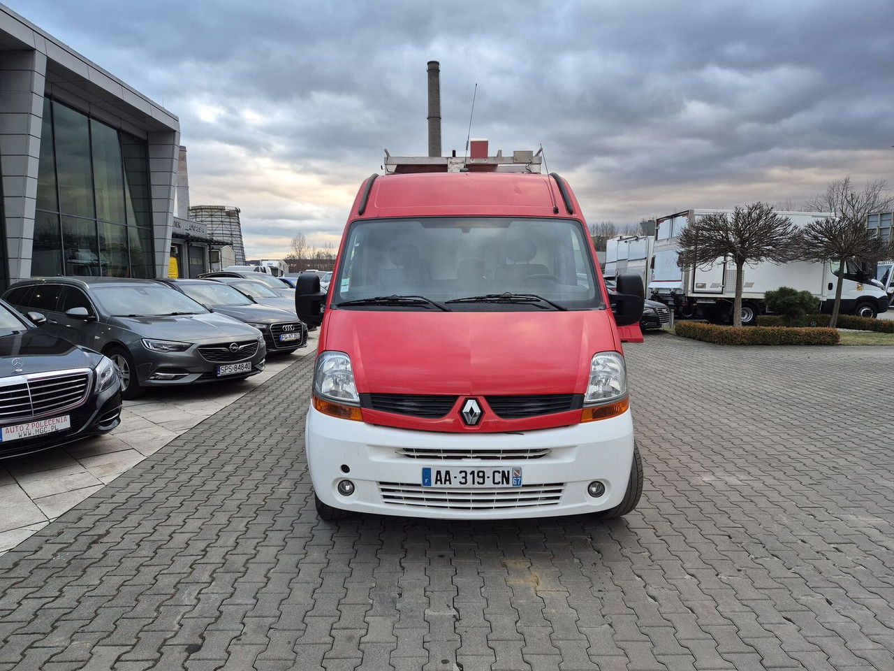 Renault Master 2.5 DCi / Only 25TKM / Like NEW / WE Have 3 THE Same - سيارة إطفاء: صورة 4 Renault Master 2.5 DCi / Only 25TKM / Like NEW / WE Have 3 THE Same - سيارة إطفاء: صورة 4