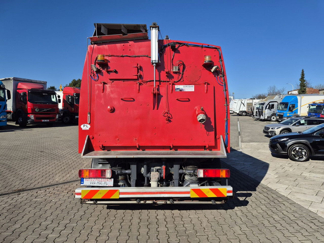 سياره كنس شوارع Scania P230 4X2 / Sweeper / Johnston VX800 / Sprayer / LOW Mileage /: صورة 9
