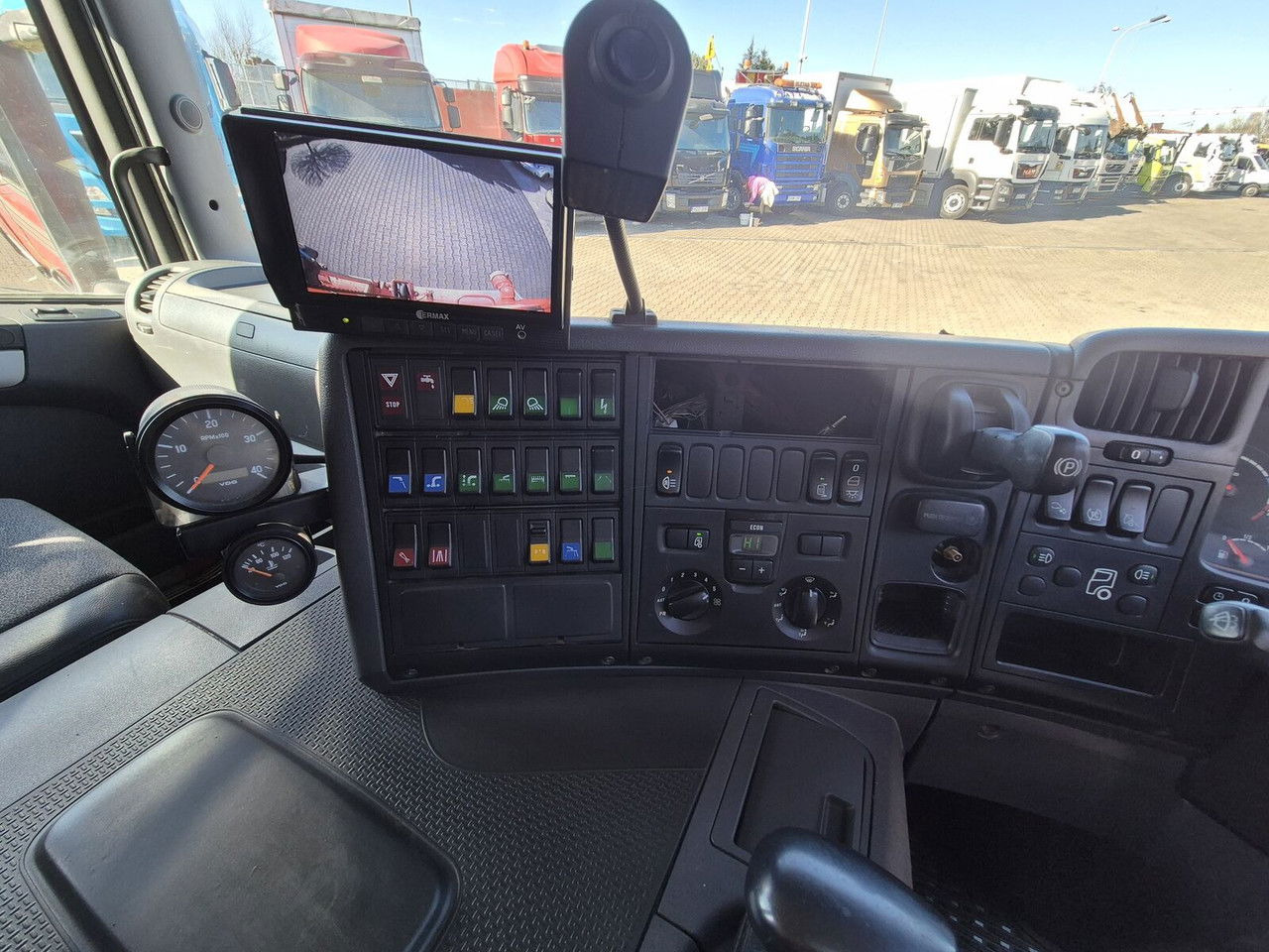 سياره كنس شوارع Scania P230 4X2 / Sweeper / Johnston VX800 / Sprayer / LOW Mileage /: صورة 29
