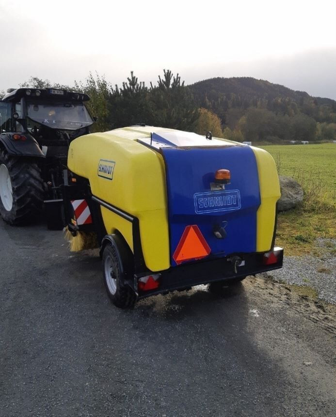 Schmidt TSS 122, Like NEW - سياره كنس شوارع: صورة 3 Schmidt TSS 122, Like NEW - سياره كنس شوارع: صورة 3