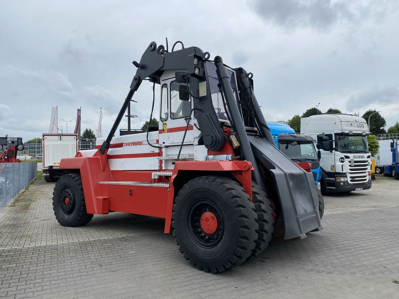 Svetruck TMF 12/9 HB / 1 Owner / Reach Stacker / Elme Sprea DER - رافعة شوكية: صورة 1 Svetruck TMF 12/9 HB / 1 Owner / Reach Stacker / Elme Sprea DER - رافعة شوكية: صورة 1