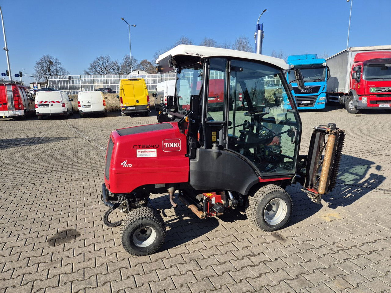 Toro CT2240 / 4WD / Like NEW / Only 1681MTH - جزازة أعشاب الحدائق: صورة 3 Toro CT2240 / 4WD / Like NEW / Only 1681MTH - جزازة أعشاب الحدائق: صورة 3