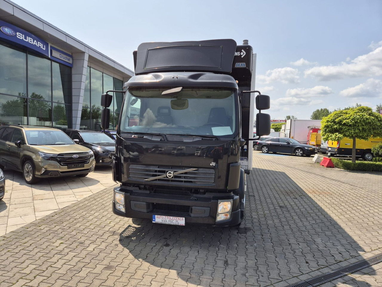Volvo FL 240 - شاحنة مقفلة: صورة 3 Volvo FL 240 - شاحنة مقفلة: صورة 3