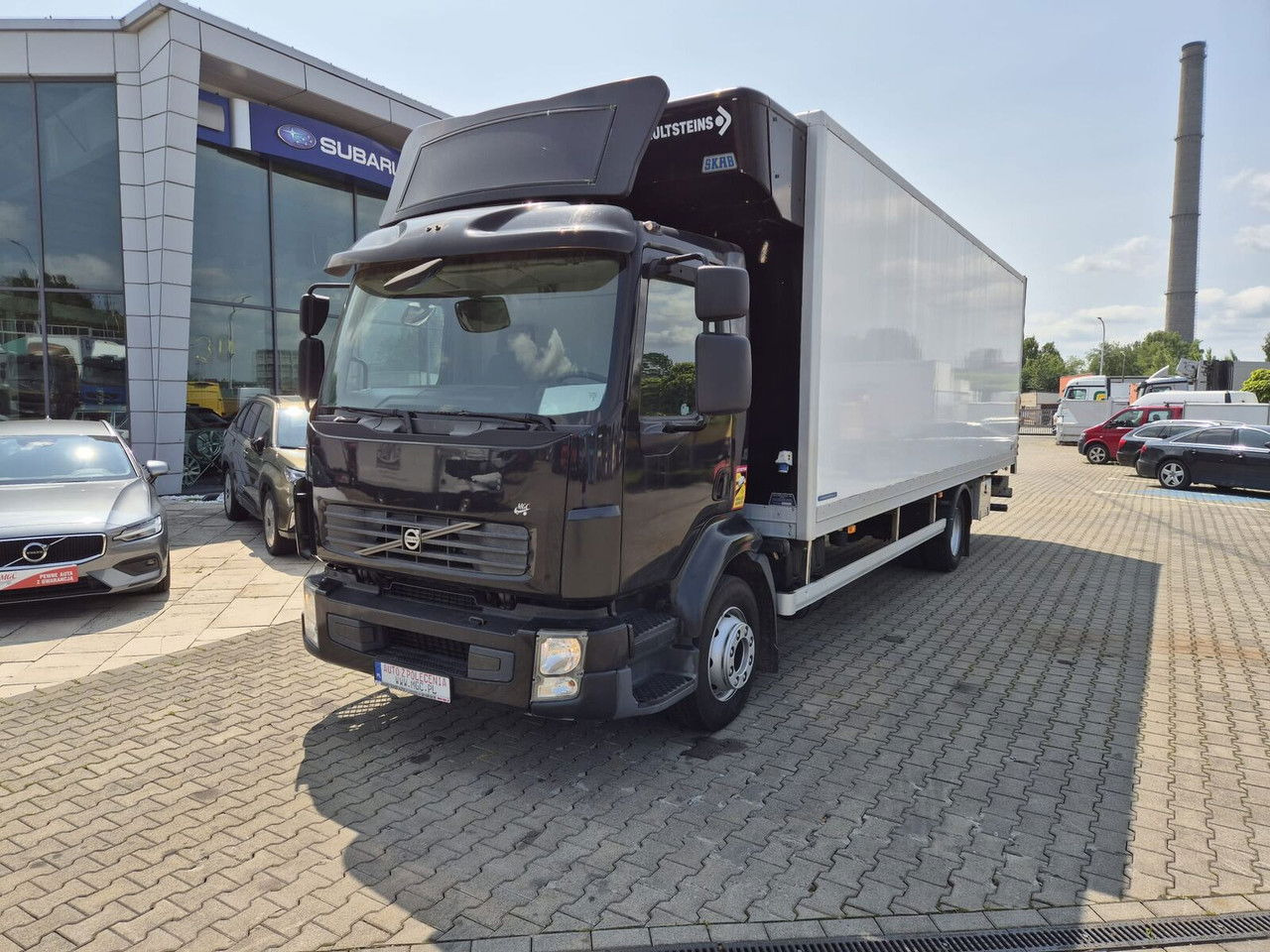Volvo FL 240 - شاحنة مقفلة: صورة 2 Volvo FL 240 - شاحنة مقفلة: صورة 2