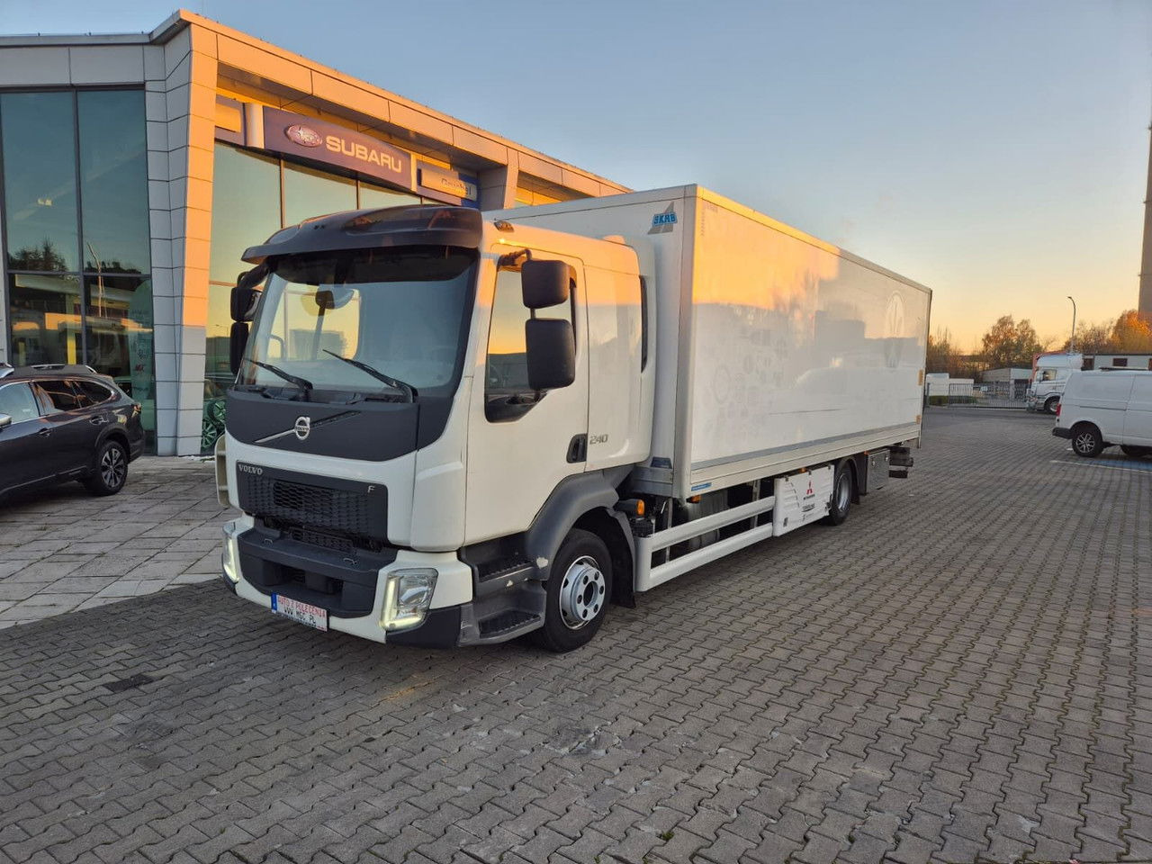 Volvo FL 240 - شاحنة الفريزر: صورة 1 Volvo FL 240 - شاحنة الفريزر: صورة 1