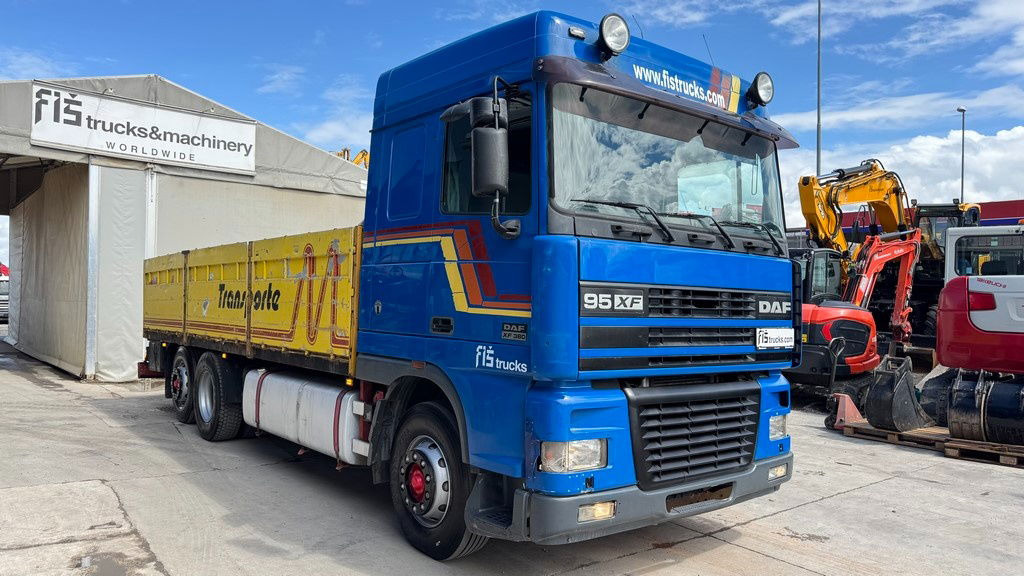 DAF XF 95.380 6X2 stake body - air condition - شاحنات مسطحة: صورة 3 DAF XF 95.380 6X2 stake body - air condition - شاحنات مسطحة: صورة 3