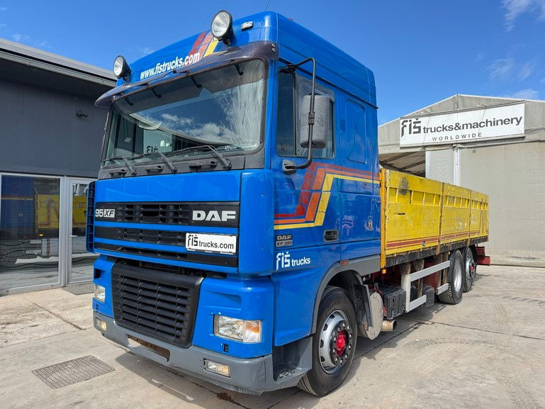 DAF XF 95.380 6X2 stake body - air condition - شاحنات مسطحة: صورة 1 DAF XF 95.380 6X2 stake body - air condition - شاحنات مسطحة: صورة 1