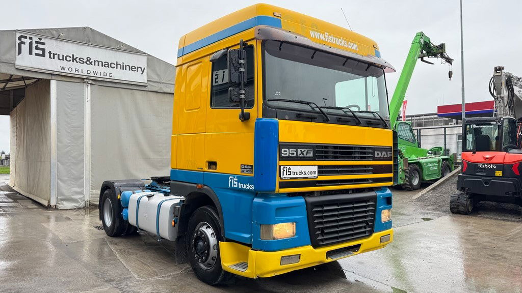 DAF XF 95.430 4x2 tractor unit - euro 3 - وحدة جر: صورة 3 DAF XF 95.430 4x2 tractor unit - euro 3 - وحدة جر: صورة 3