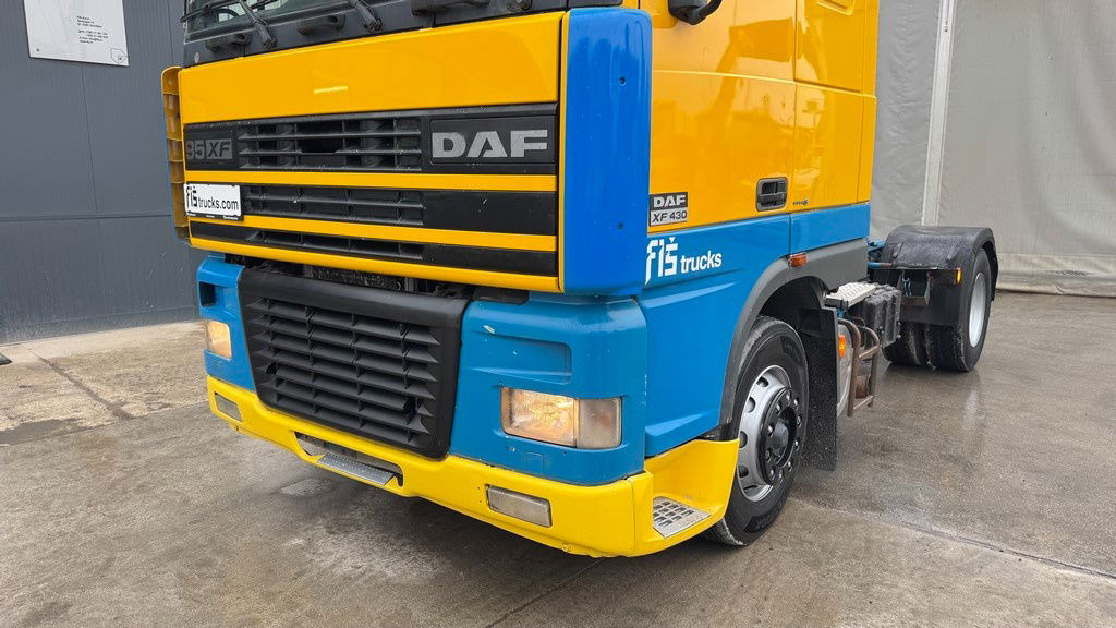 DAF XF 95.430 4x2 tractor unit - euro 3 - وحدة جر: صورة 2 DAF XF 95.430 4x2 tractor unit - euro 3 - وحدة جر: صورة 2