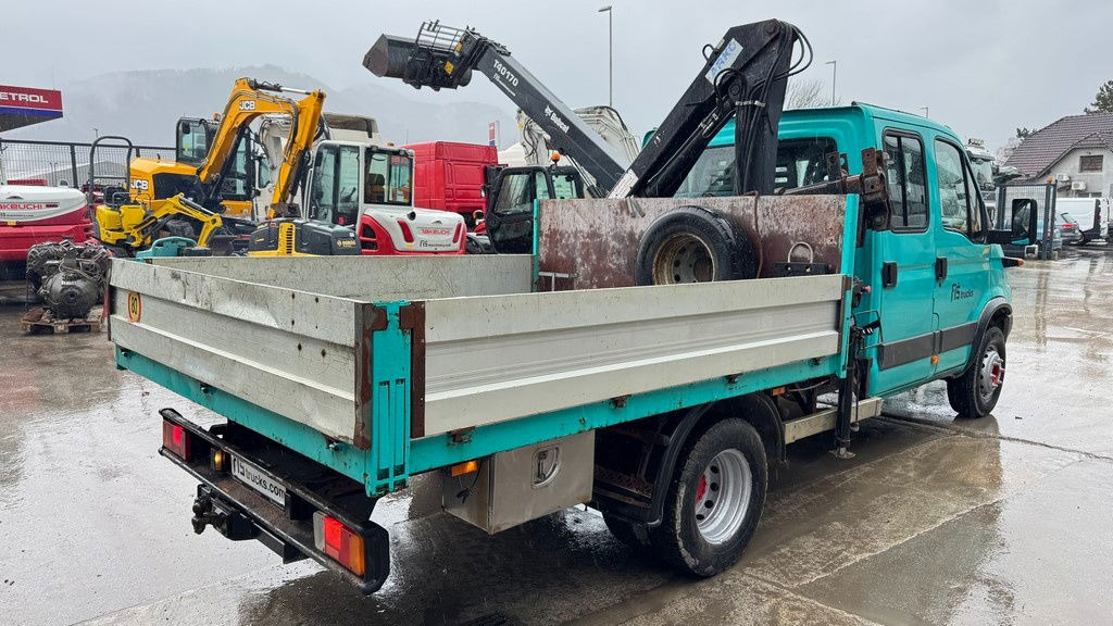 Iveco Daily 65 C15 stake body - Hiab 045-3 - 7.5M - شاحنة مفتوحة: صورة 4 Iveco Daily 65 C15 stake body - Hiab 045-3 - 7.5M - شاحنة مفتوحة: صورة 4