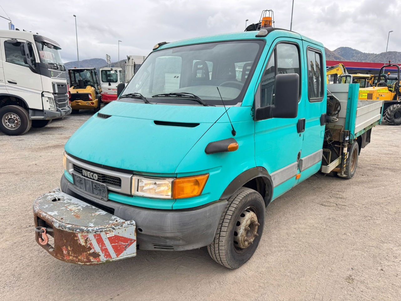 Iveco Daily 65 C15 stake body - Hiab 045-3 - 7.5M - شاحنة مفتوحة, الشاحنات الصغيرة كابينة مزدوجة: صورة 1 Iveco Daily 65 C15 stake body - Hiab 045-3 - 7.5M - شاحنة مفتوحة, الشاحنات الصغيرة كابينة مزدوجة: صورة 1