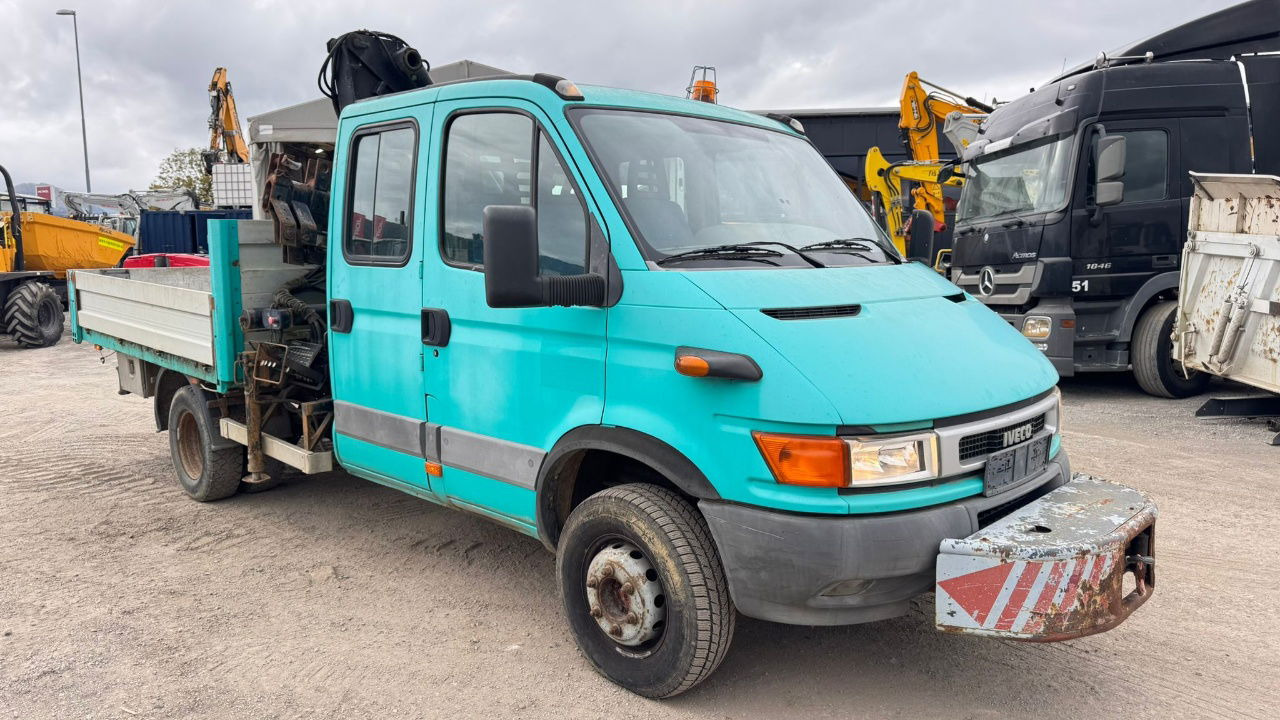 Iveco Daily 65 C15 stake body - Hiab 045-3 - 7.5M - شاحنة مفتوحة, الشاحنات الصغيرة كابينة مزدوجة: صورة 2 Iveco Daily 65 C15 stake body - Hiab 045-3 - 7.5M - شاحنة مفتوحة, الشاحنات الصغيرة كابينة مزدوجة: صورة 2