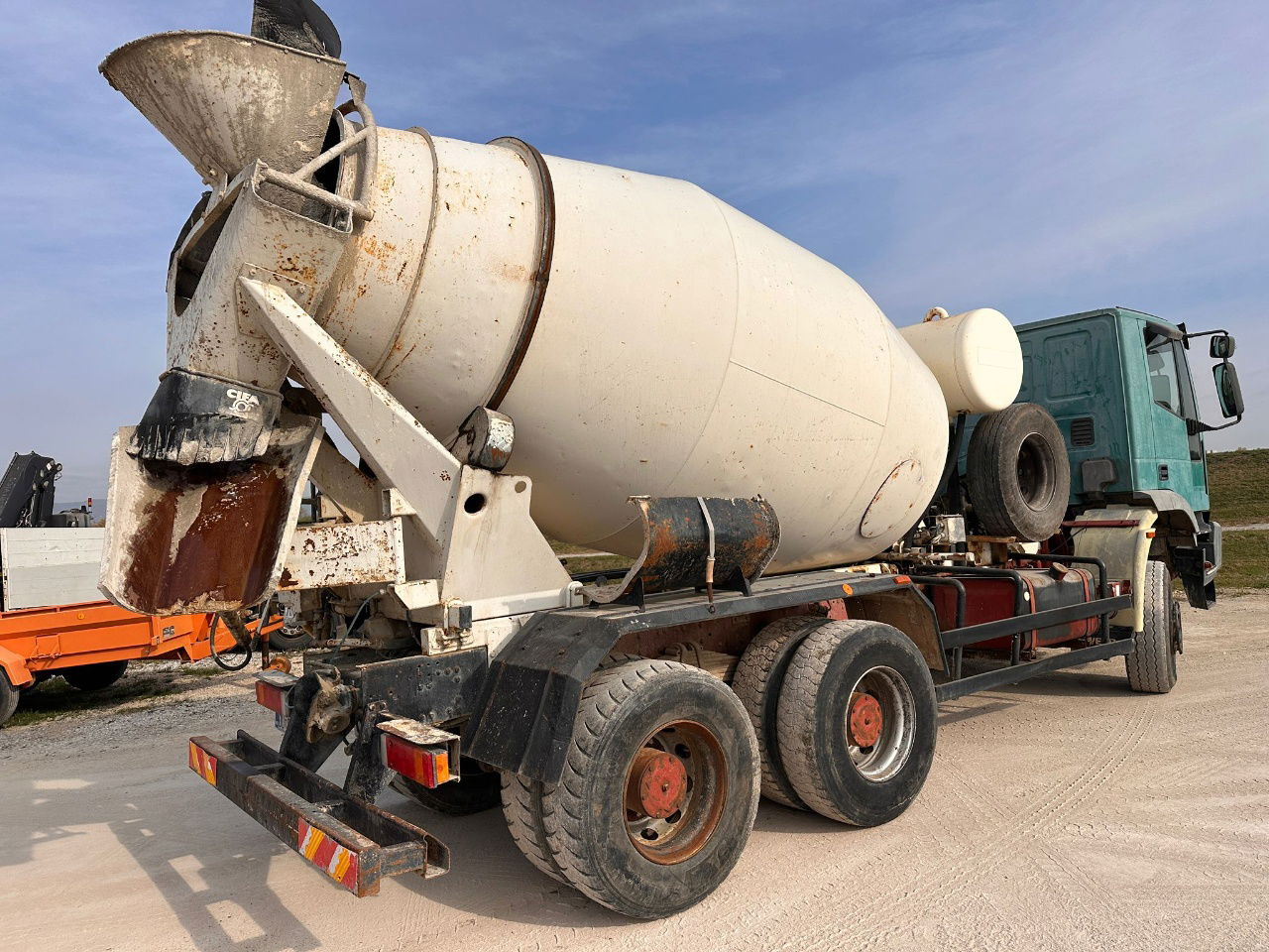 Iveco Eurotrakker 260E35W 6x6 mixer - 7m3 - شاحنة خلاطة خرسانة: صورة 5 Iveco Eurotrakker 260E35W 6x6 mixer - 7m3 - شاحنة خلاطة خرسانة: صورة 5