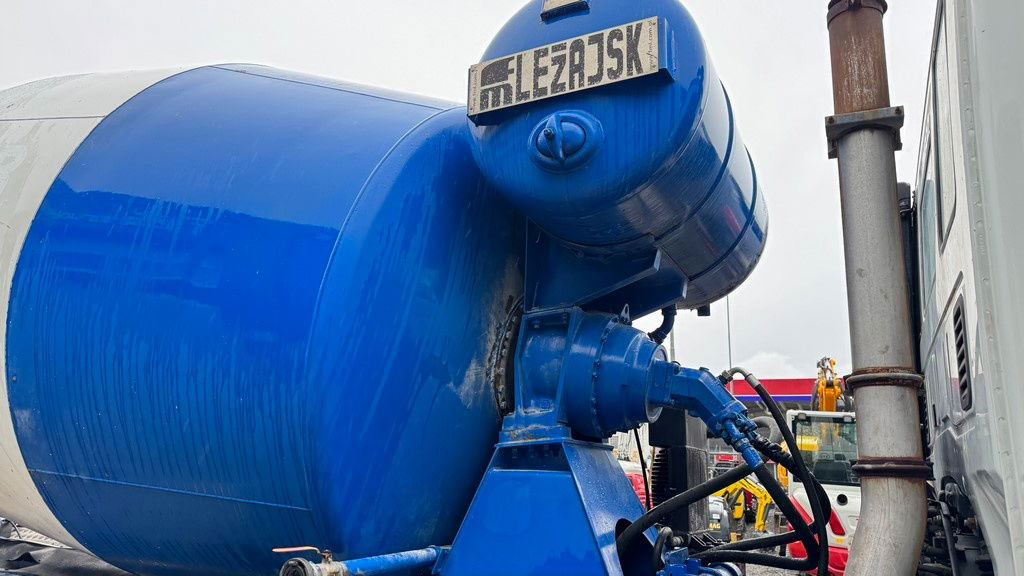 Iveco Trakker AD340TB45 8x4 mixer 9m3 - شاحنة خلاطة خرسانة: صورة 5 Iveco Trakker AD340TB45 8x4 mixer 9m3 - شاحنة خلاطة خرسانة: صورة 5