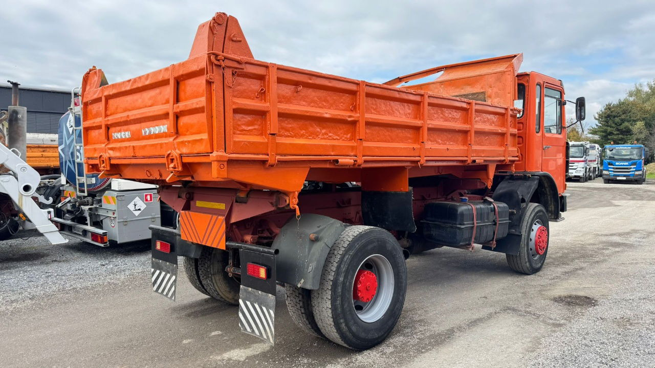 MAN 19.331 4X4 3 sided tipper - ZF Gearbox - شاحنة قلاب: صورة 5 MAN 19.331 4X4 3 sided tipper - ZF Gearbox - شاحنة قلاب: صورة 5