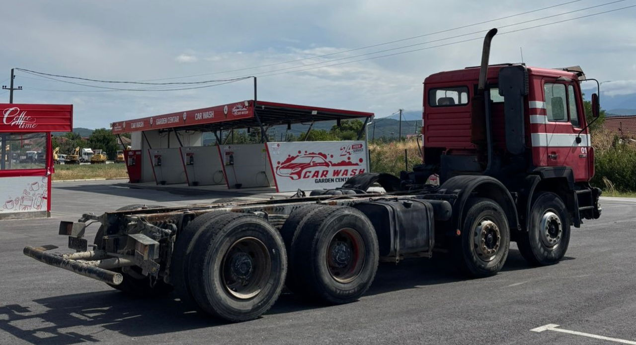MAN 32.322 8x4 chassis - spring - شاحنة هيكل كابينة: صورة 3 MAN 32.322 8x4 chassis - spring - شاحنة هيكل كابينة: صورة 3