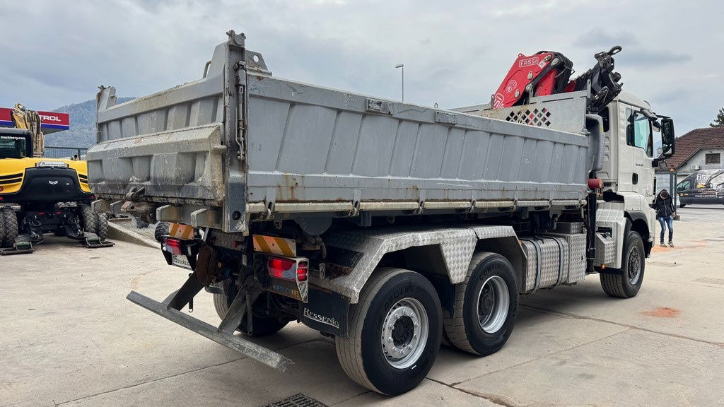 MAN TGS 28.480 6X4/4 bordmatic - cardan - Fassi F235XP - 14.9M - Retarder - شاحنة قلاب: صورة 4 MAN TGS 28.480 6X4/4 bordmatic - cardan - Fassi F235XP - 14.9M - Retarder - شاحنة قلاب: صورة 4