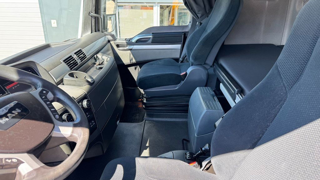 وحدة جر MAN TGX 18.440 4X2 tractor unit - retarder: صورة 24 وحدة جر MAN TGX 18.440 4X2 tractor unit - retarder: صورة 24