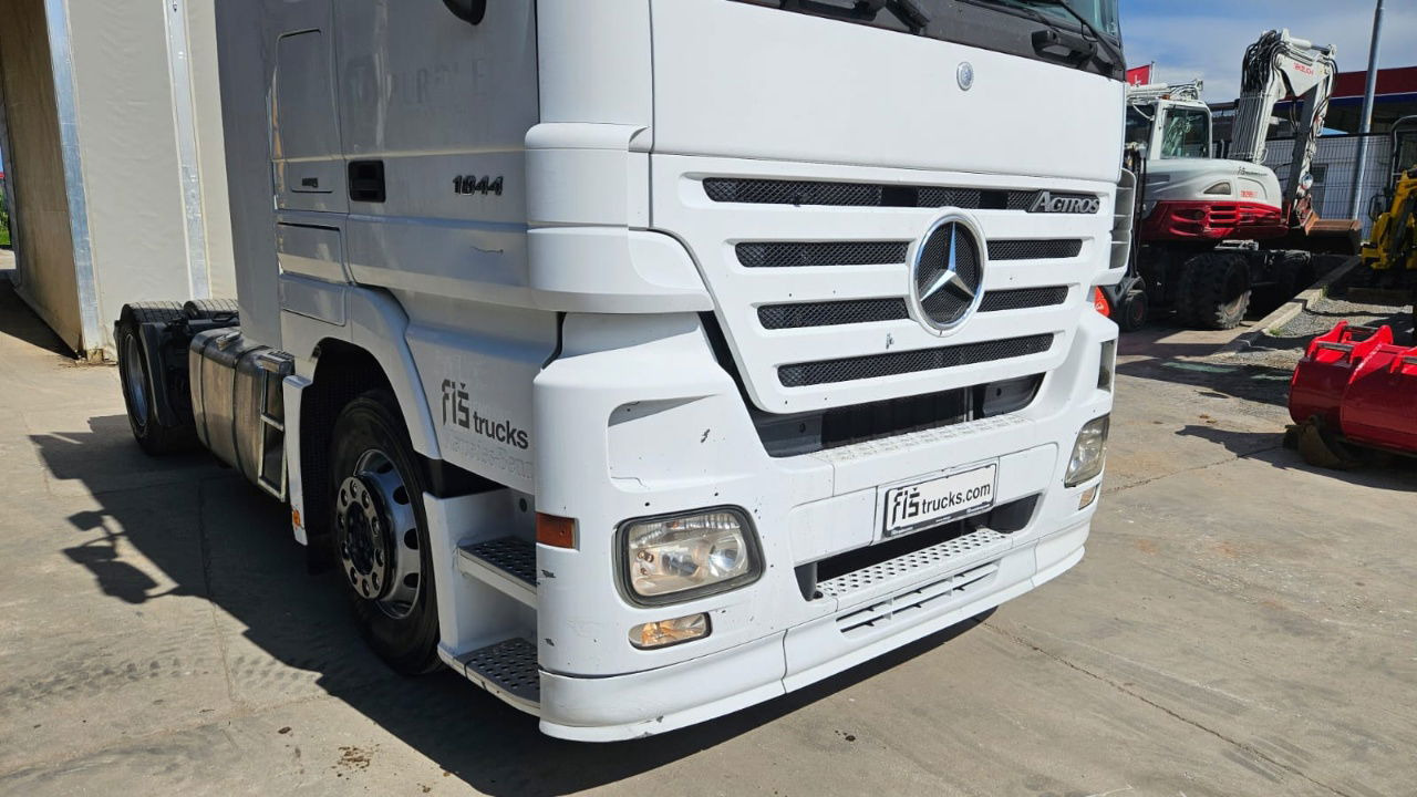 Mercedes-Benz Actros 1844 LS 4x2 tractor unit - وحدة جر: صورة 4 Mercedes-Benz Actros 1844 LS 4x2 tractor unit - وحدة جر: صورة 4