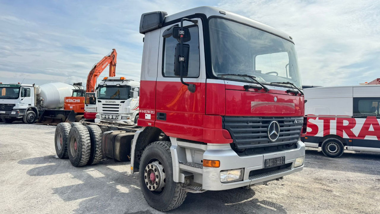 Mercedes-Benz Actros 2631 6x4 chassis - spring - شاحنة هيكل كابينة: صورة 3 Mercedes-Benz Actros 2631 6x4 chassis - spring - شاحنة هيكل كابينة: صورة 3