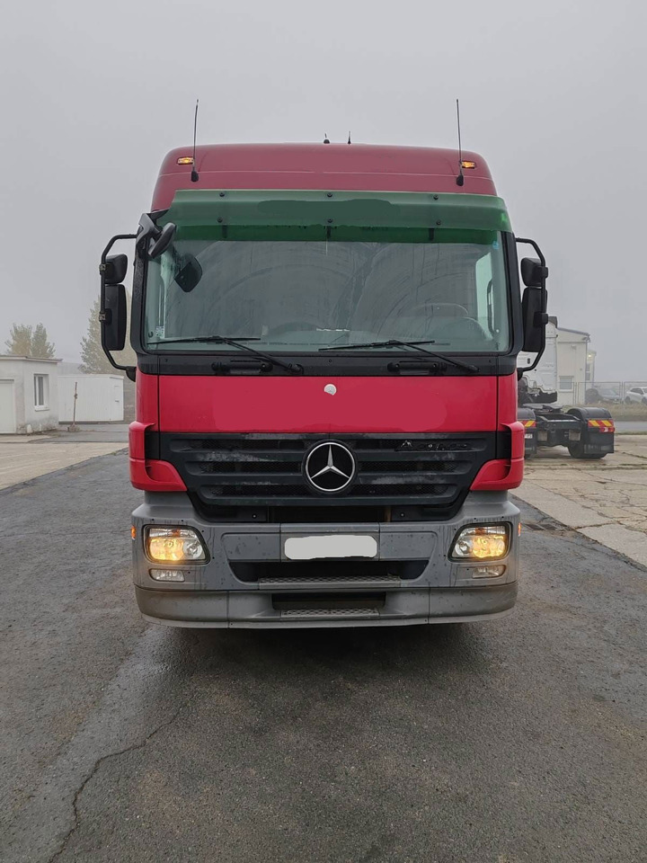 Mercedes-Benz Actros 2644L 6X4 stake body - Palfinger crane PK18500 - شاحنات مسطحة: صورة 3 Mercedes-Benz Actros 2644L 6X4 stake body - Palfinger crane PK18500 - شاحنات مسطحة: صورة 3