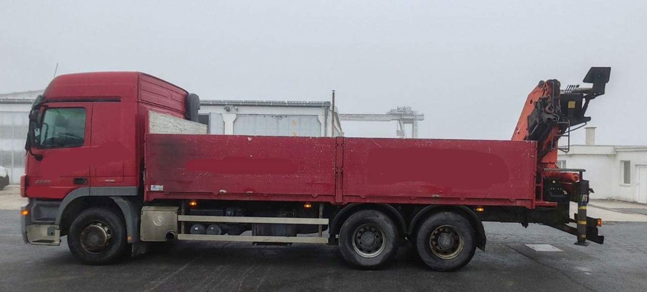 Mercedes-Benz Actros 2644L 6X4 stake body - Palfinger crane PK18500 - شاحنات مسطحة: صورة 2 Mercedes-Benz Actros 2644L 6X4 stake body - Palfinger crane PK18500 - شاحنات مسطحة: صورة 2