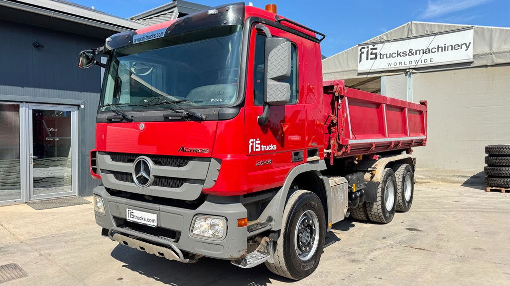 Mercedes-Benz Actros 2648 K 6X4 3 sided tipper - retarder - شاحنة قلاب: صورة 2 Mercedes-Benz Actros 2648 K 6X4 3 sided tipper - retarder - شاحنة قلاب: صورة 2
