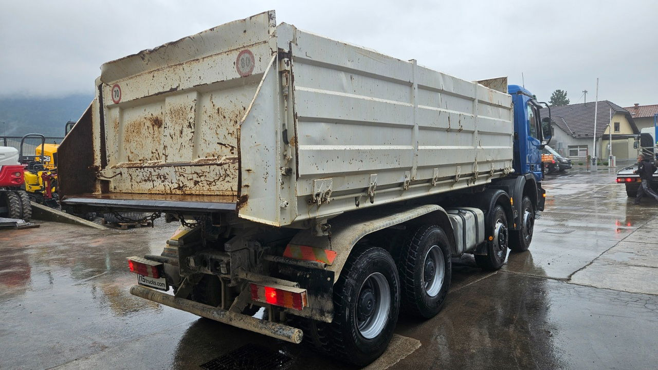 Mercedes-Benz Actros 3241 8x4 3 sided tipper - full spring - شاحنة قلاب: صورة 4 Mercedes-Benz Actros 3241 8x4 3 sided tipper - full spring - شاحنة قلاب: صورة 4