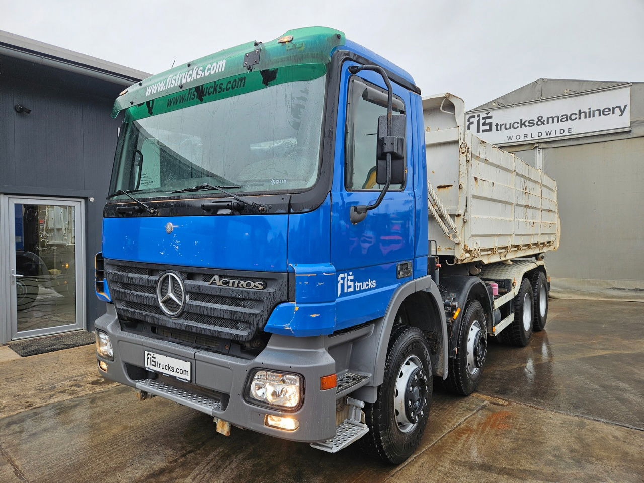 Mercedes-Benz Actros 3241 8x4 3 sided tipper - full spring - شاحنة قلاب: صورة 1 Mercedes-Benz Actros 3241 8x4 3 sided tipper - full spring - شاحنة قلاب: صورة 1