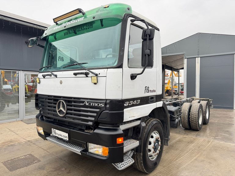 Mercedes-Benz Actros 3331 B 6x4 chassis - big axle - شاحنة هيكل كابينة: صورة 1 Mercedes-Benz Actros 3331 B 6x4 chassis - big axle - شاحنة هيكل كابينة: صورة 1