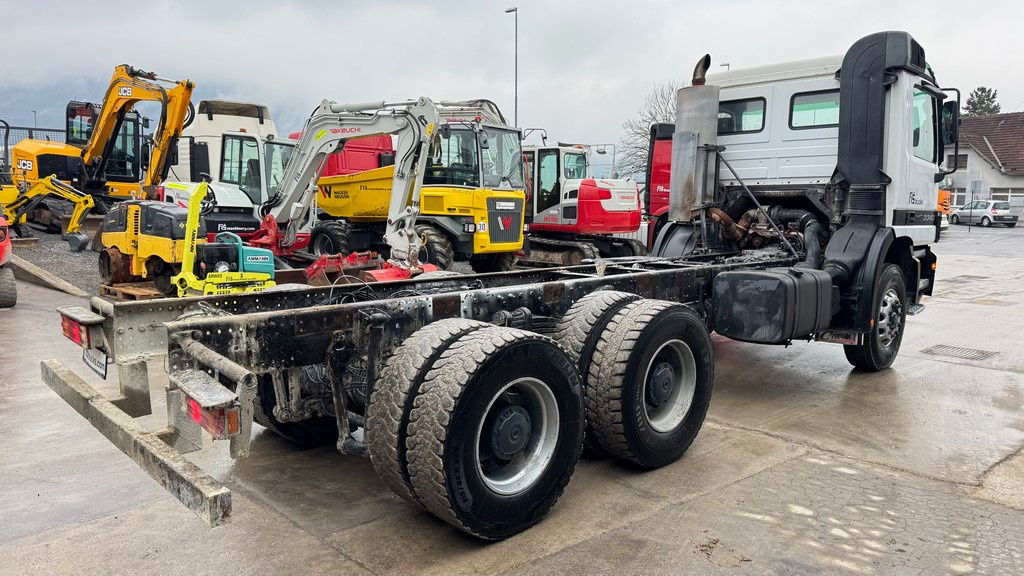 Mercedes-Benz Actros 3331 B 6x4 chassis - big axle - شاحنة هيكل كابينة: صورة 5 Mercedes-Benz Actros 3331 B 6x4 chassis - big axle - شاحنة هيكل كابينة: صورة 5
