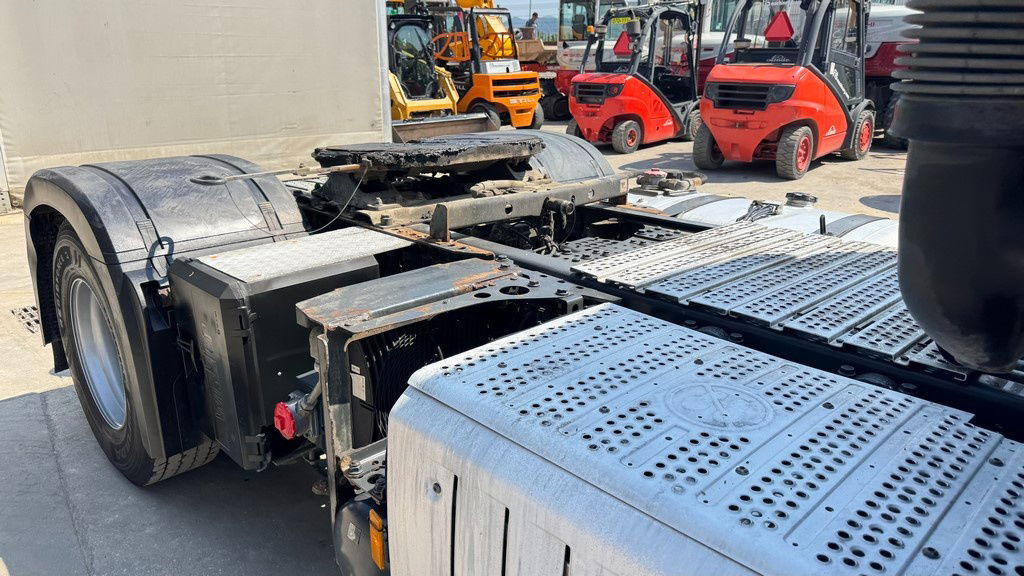 Mercedes-Benz Arocs 1845 HAD 4X4 tractor unit - tipp. hydr. - retarder - وحدة جر: صورة 4 Mercedes-Benz Arocs 1845 HAD 4X4 tractor unit - tipp. hydr. - retarder - وحدة جر: صورة 4